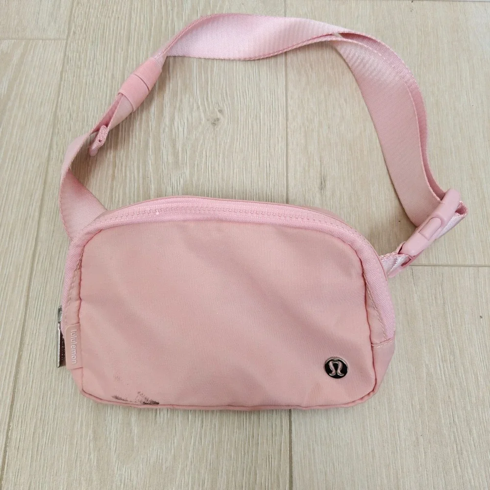 Lululemon Womens Everywhere Belt Bag OS Pink Adjustable Strap Athleisure Sporty